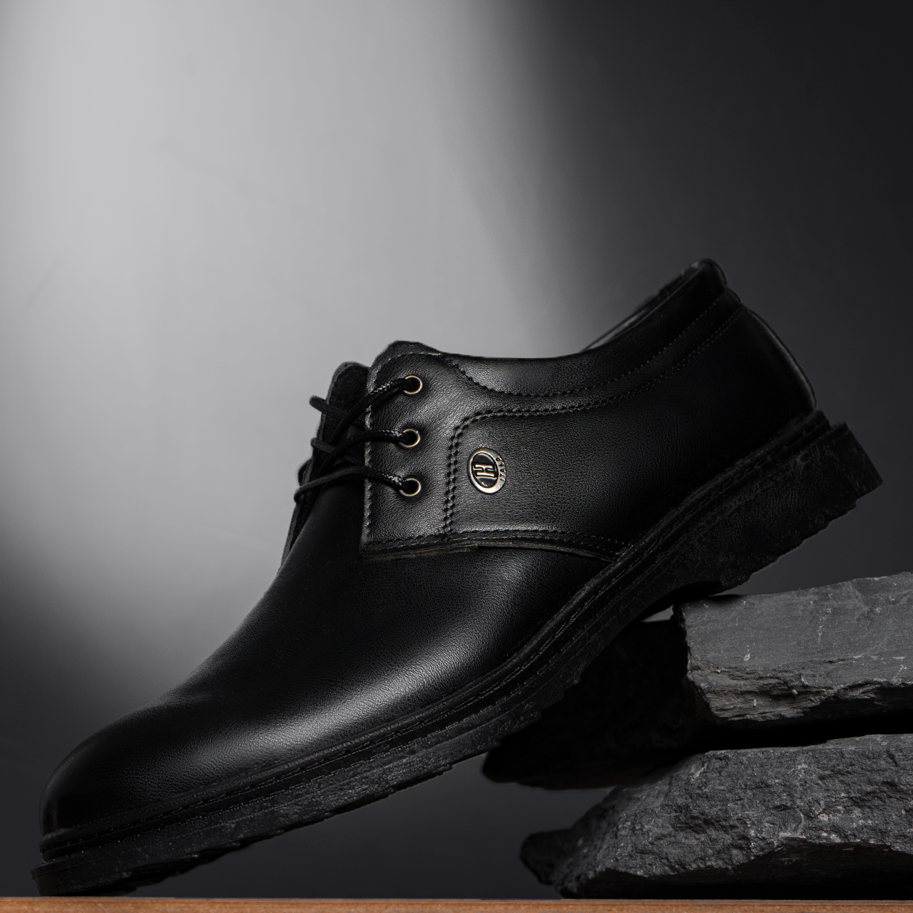 کفش تخت مشکی بندی مردانه مدل Romax