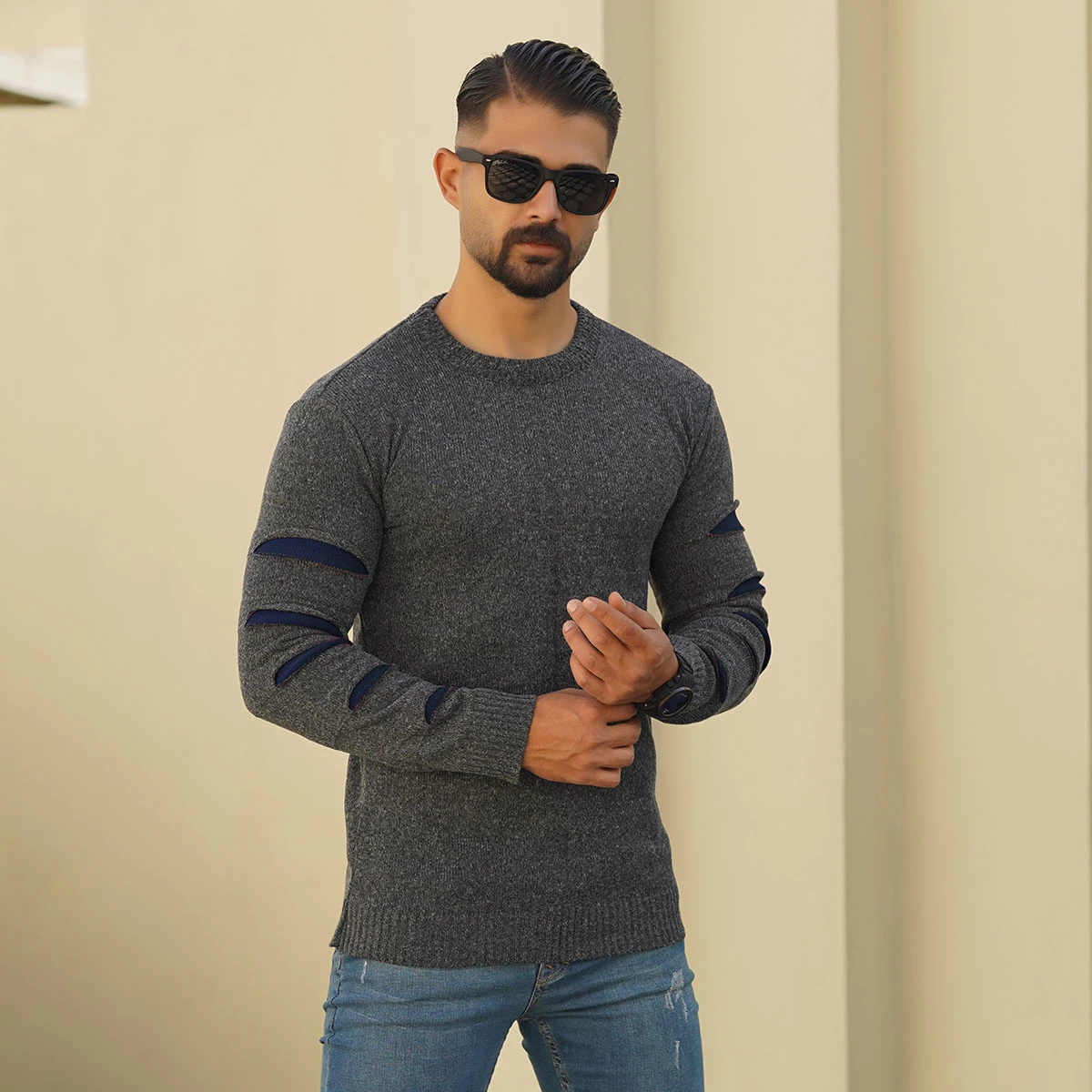 پلیور مردانه یقه گرد ذغالی سرمه ای مدل Q20